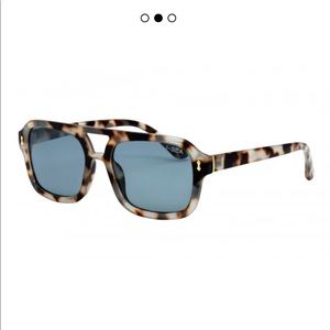 I-SEA Royal Sunglasses in SNOW TORT / NAVY
